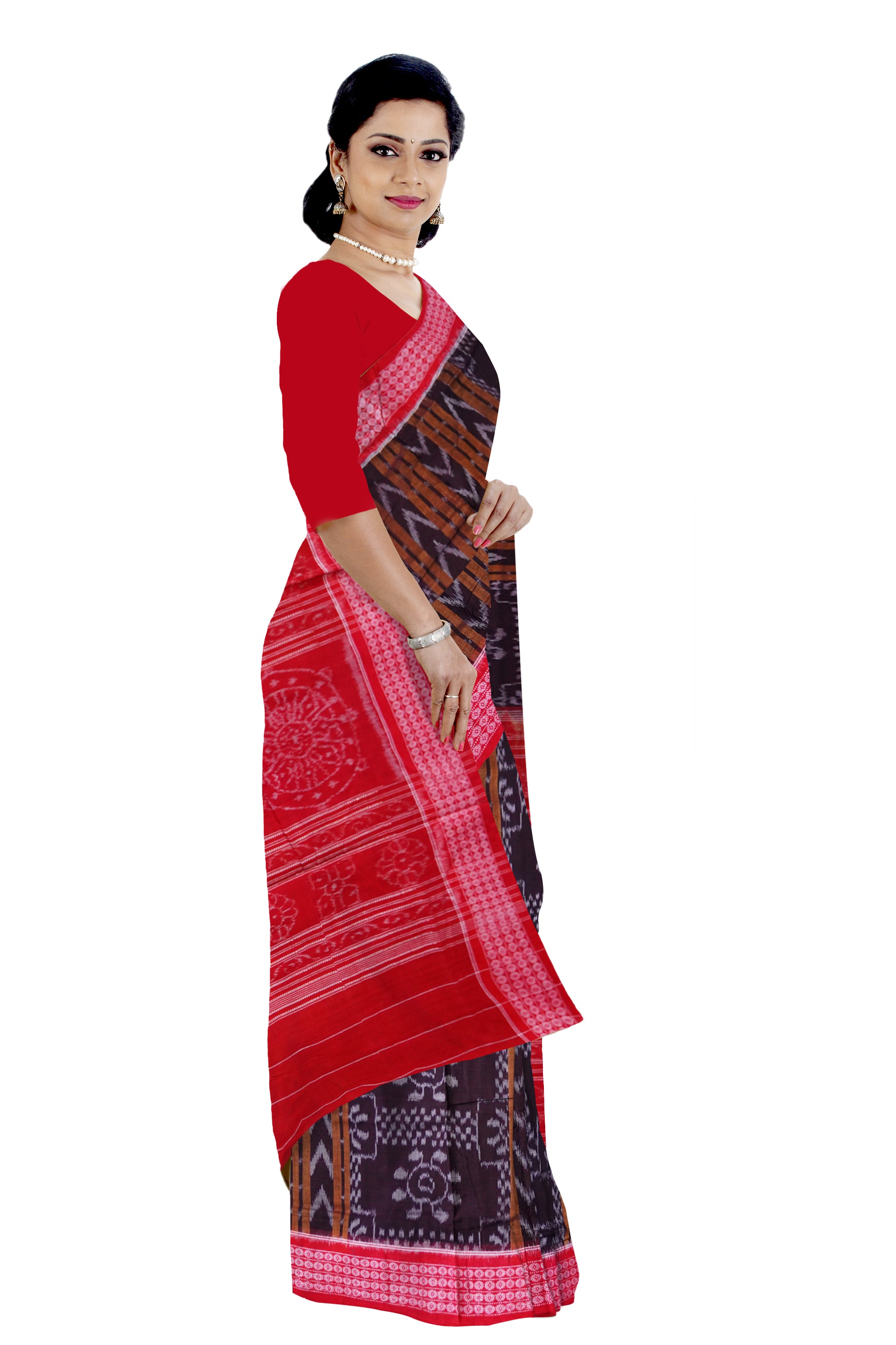 Circular flowers and Ikat design in lining pattern on whole body in Black and red colour sambalpuri saree. - Koshali Arts & Crafts Enterprise