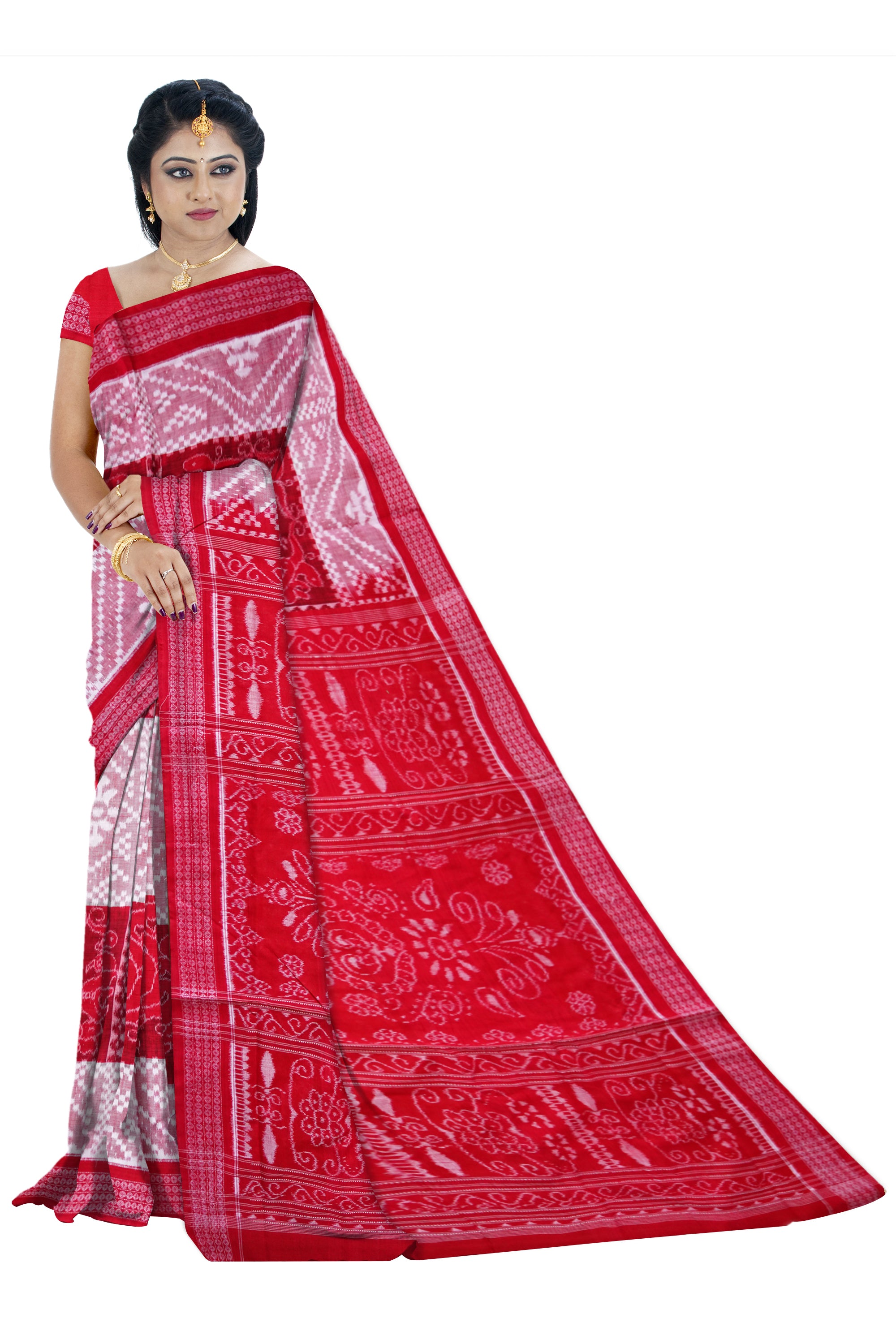 Peacock and small pasapali pattern Sambalpuri cotton saree is white and red color. - Koshali Arts & Crafts Enterprise