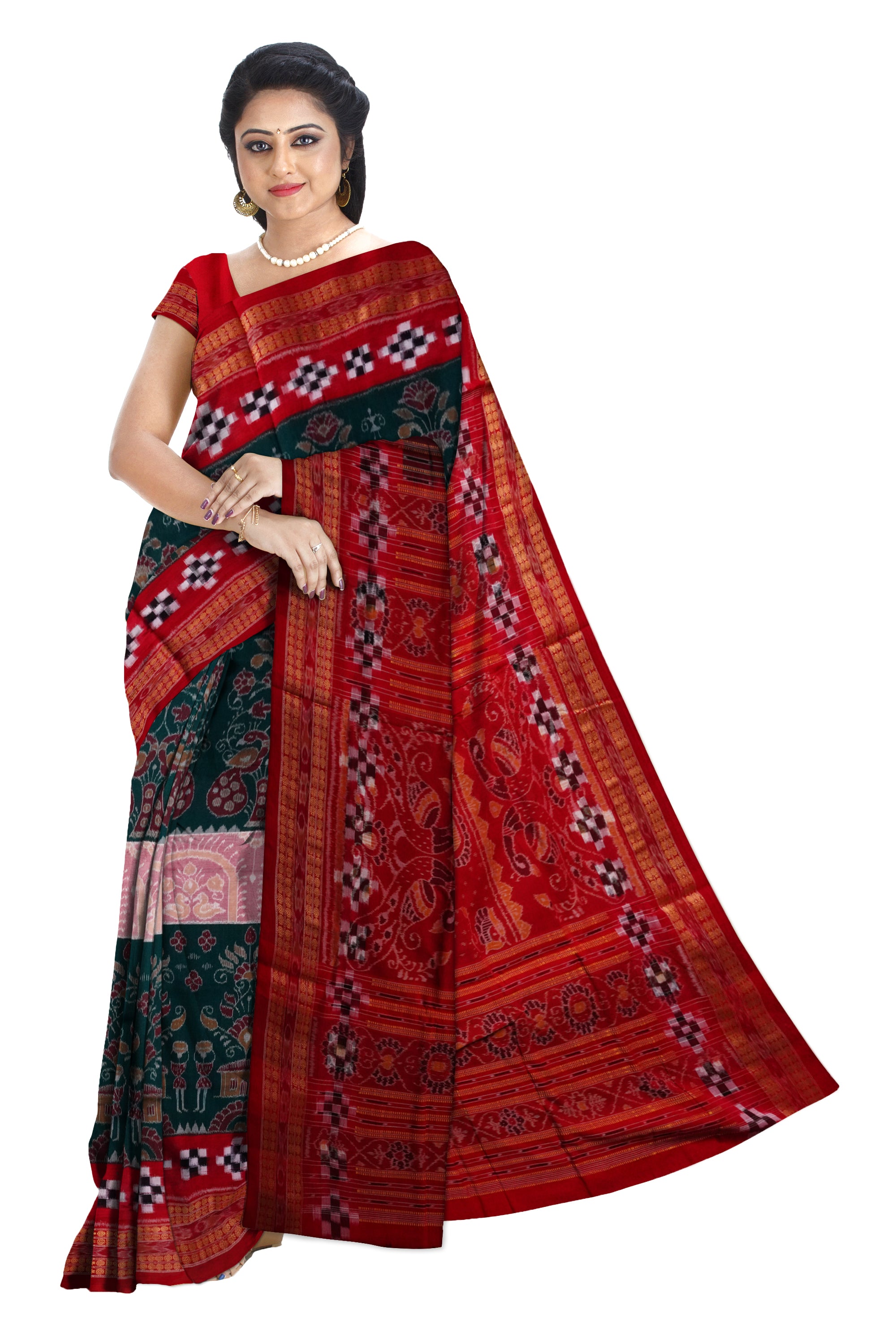 3D combination of border with full body terracotta work in Green and Red color. - Koshali Arts & Crafts Enterprise