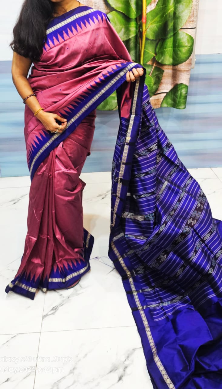 Pallu flowers pattern plain pata saree is Old-rose and blue color base.