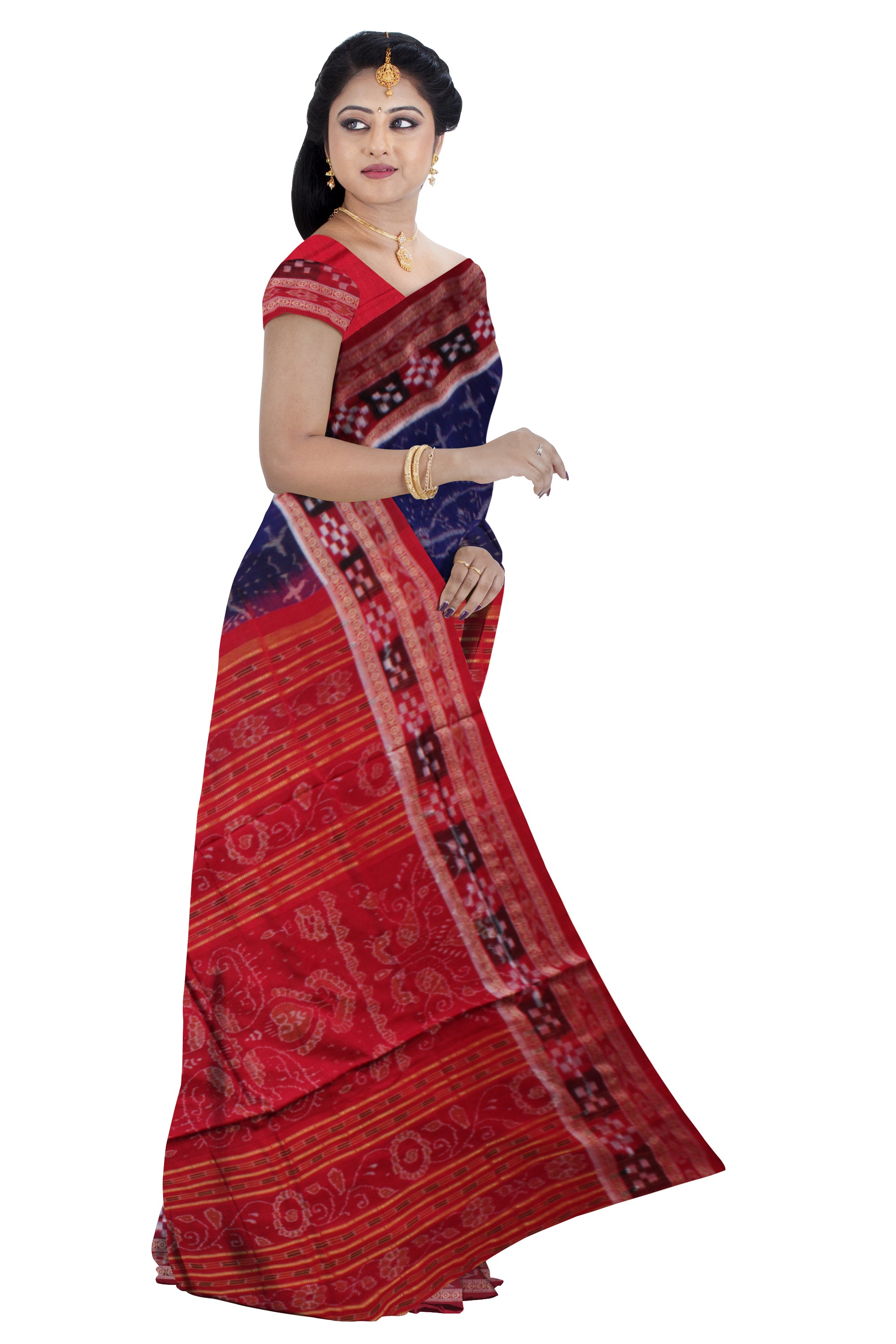 TRADITIONAL VILLAGE WITH SHANKHA PATTERN PURE COTTON SAREE IS BLUE AND RED COLOR BASE,WITH BLOUSE PIECE. - Koshali Arts & Crafts Enterprise