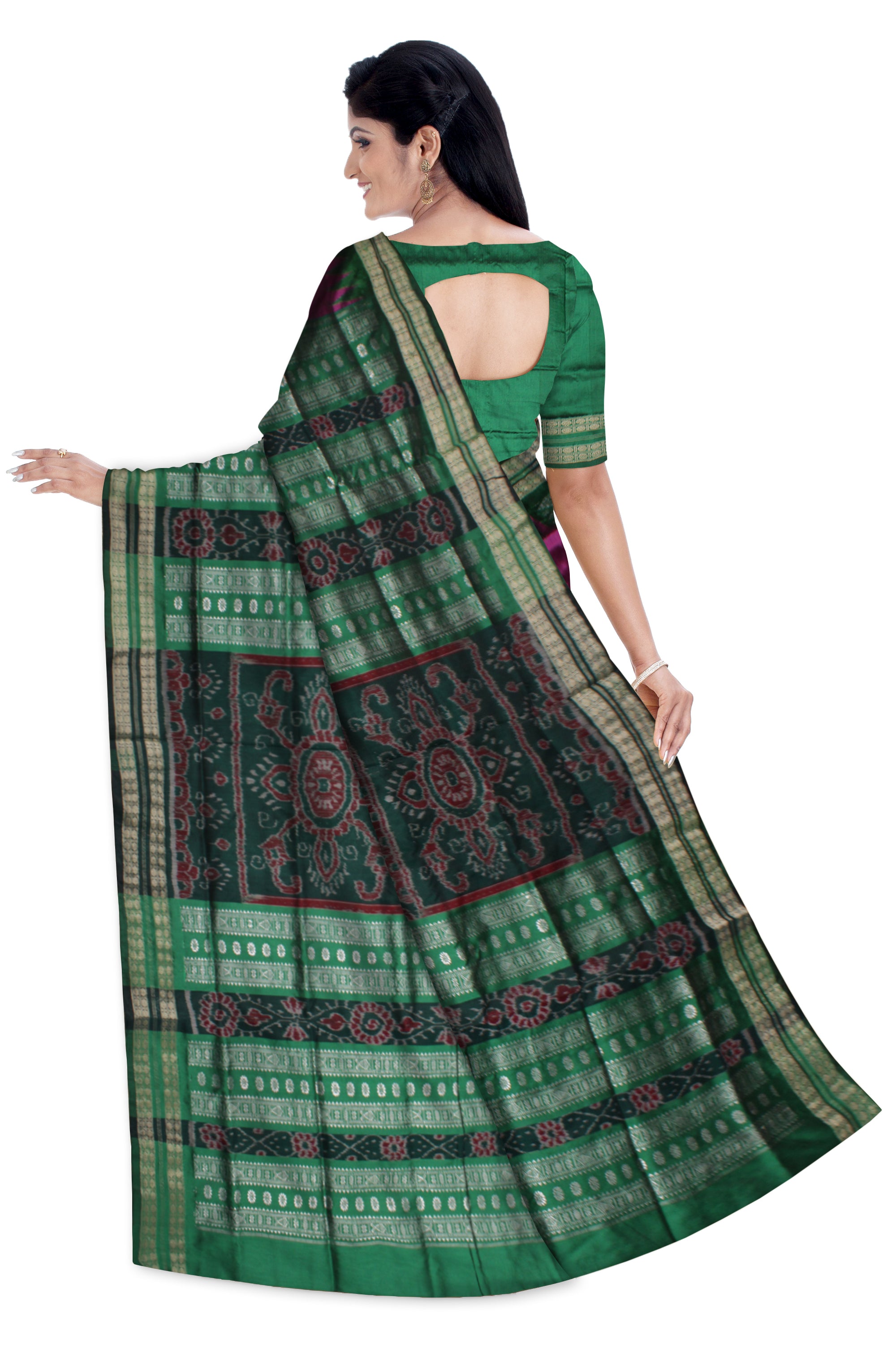 Shankha with Lotus pattern bomkei pata saree. - Koshali Arts & Crafts Enterprise