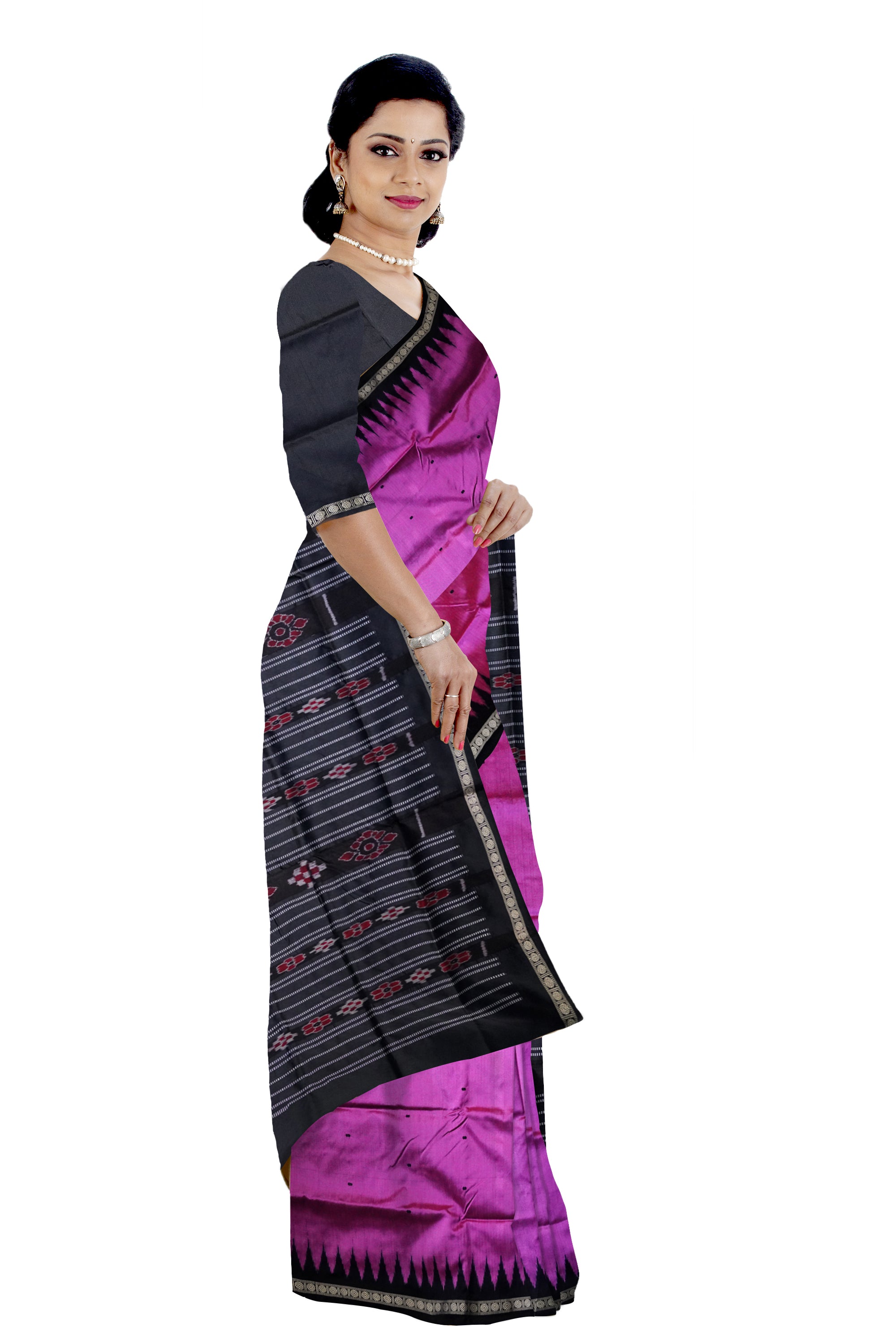 Light pink and black color small border pattern plain pata saree. - Koshali Arts & Crafts Enterprise