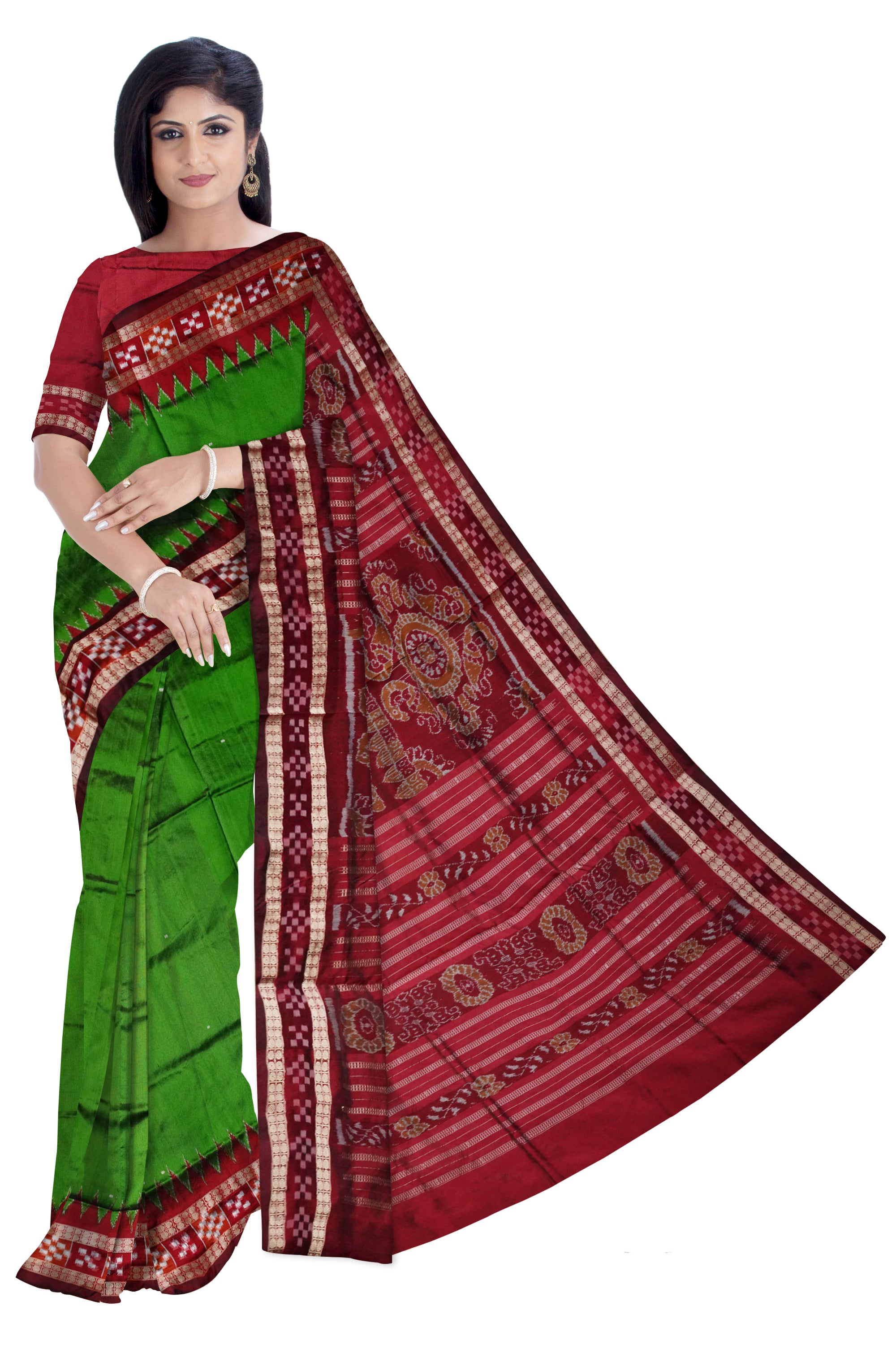 Pasapali border plain pata saree is green and maroon color. - Koshali Arts & Crafts Enterprise