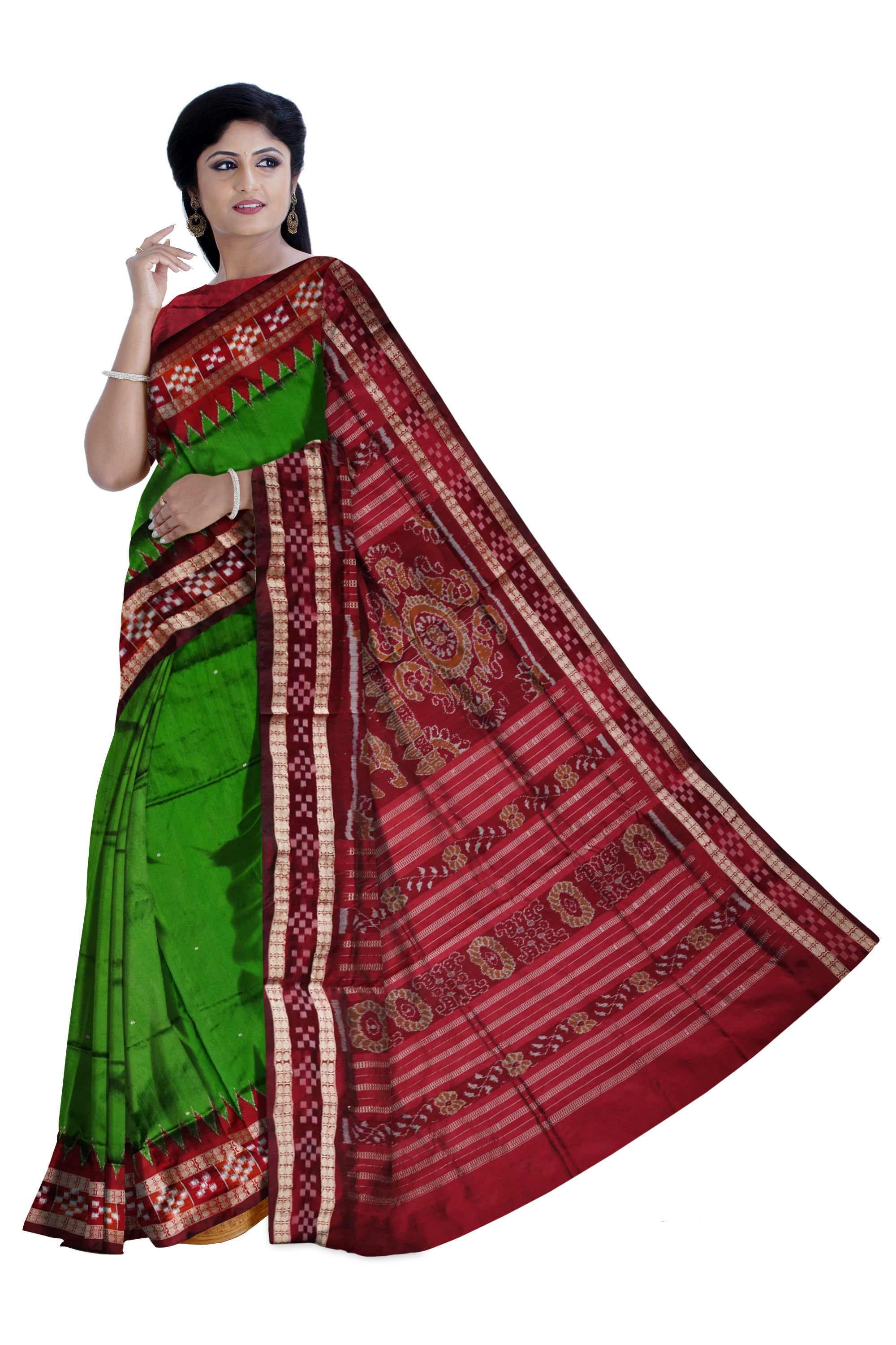 Pasapali border plain pata saree is green and maroon color. - Koshali Arts & Crafts Enterprise