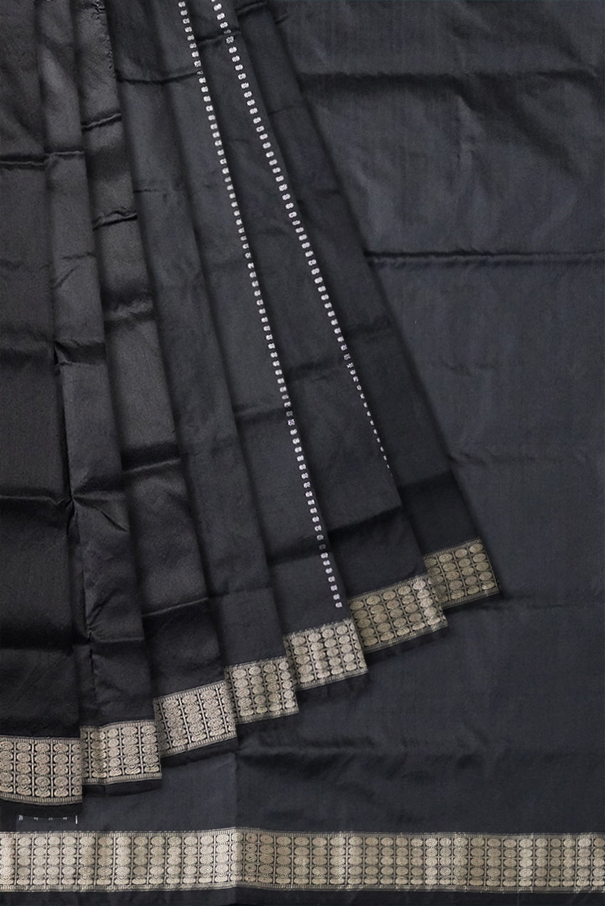 Nartaki with Peacock pattern patli pata saree in Deep-pink & Black color. - Koshali Arts & Crafts Enterprise