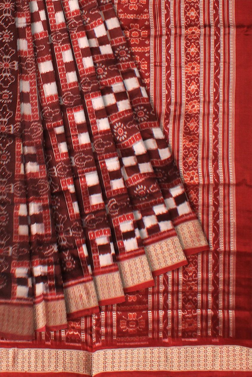 SAMBALPURI PASAPALI DESIGN PATA SAREE IN MAROON AND WHITE COLOR, WITH BLOUSE PIECE. - Koshali Arts & Crafts Enterprise