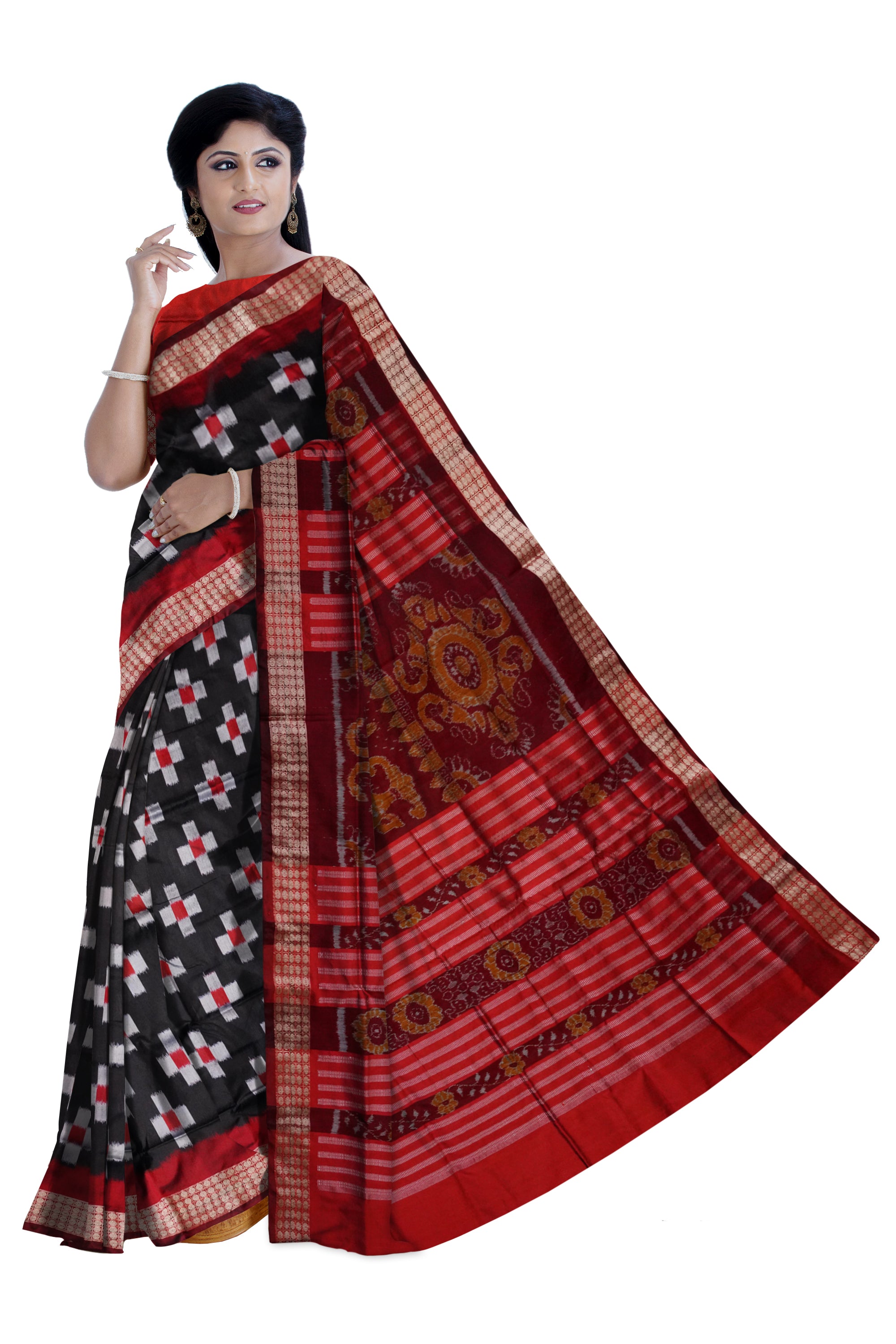Black and Maroon color tara pattern pata saree. - Koshali Arts & Crafts Enterprise