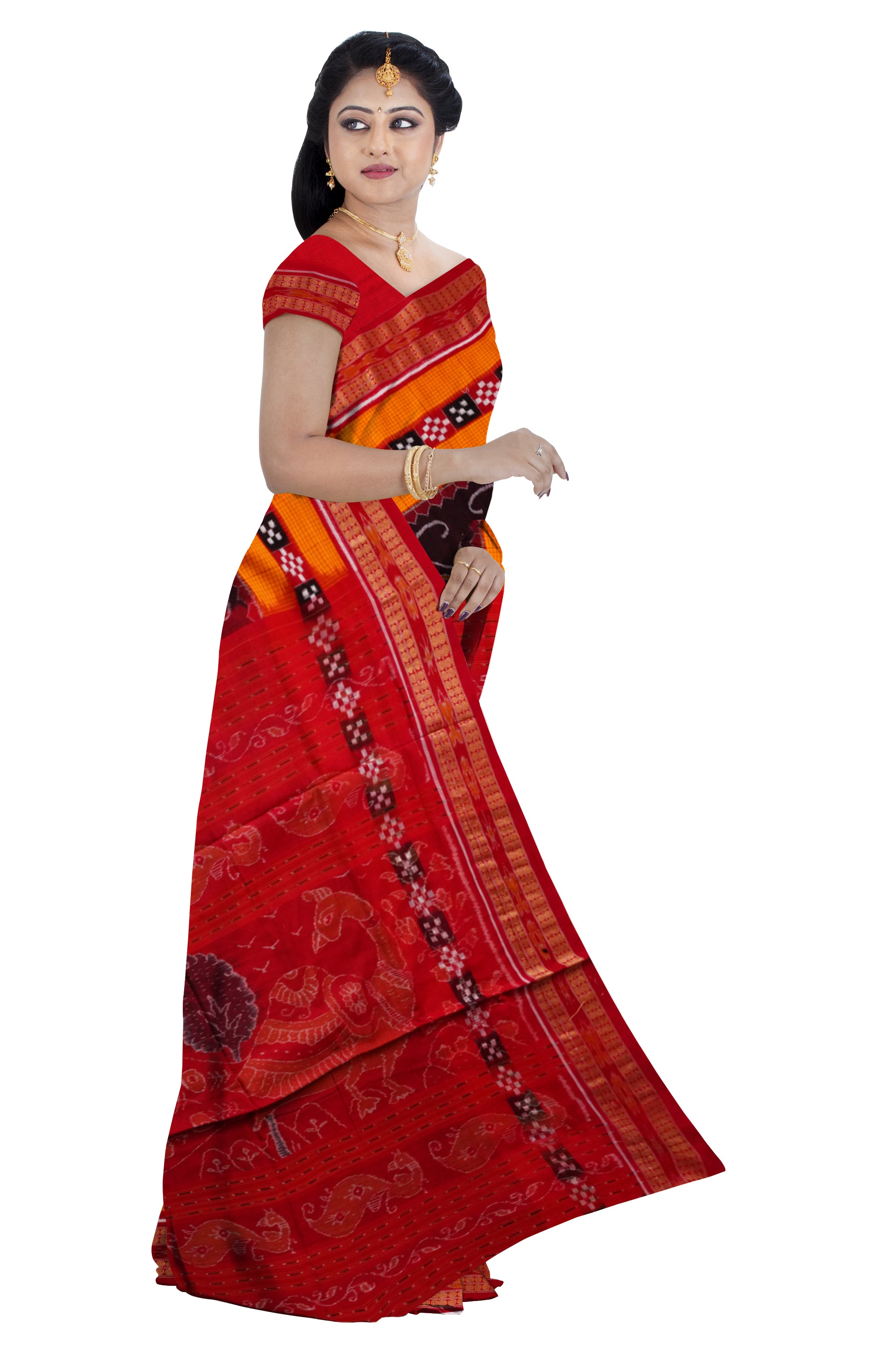Parrot and kalash design with Pasapali lining comes in yellow, coffee and red color. - Koshali Arts & Crafts Enterprise