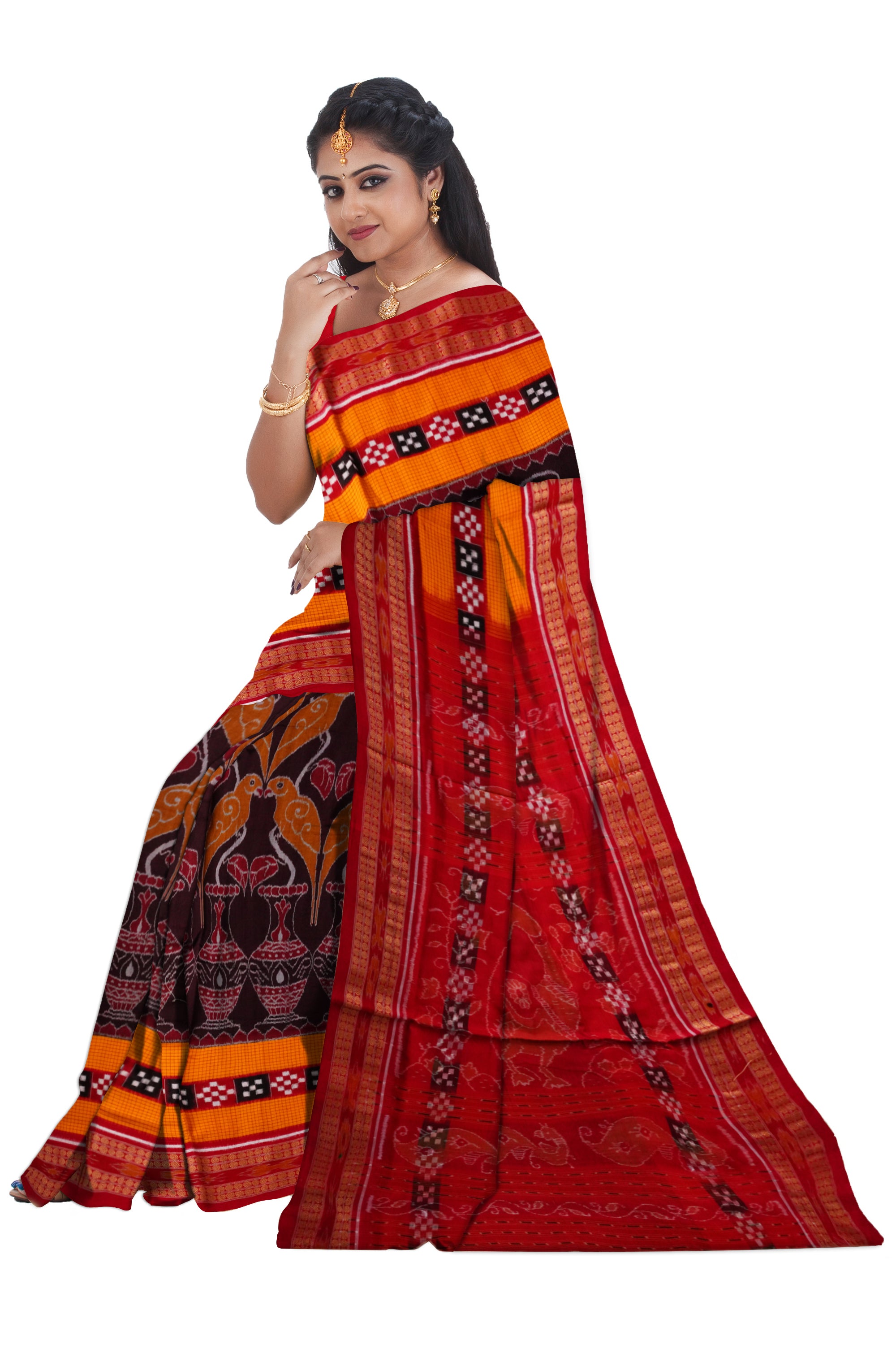 Parrot and kalash design with Pasapali lining comes in yellow, coffee and red color. - Koshali Arts & Crafts Enterprise
