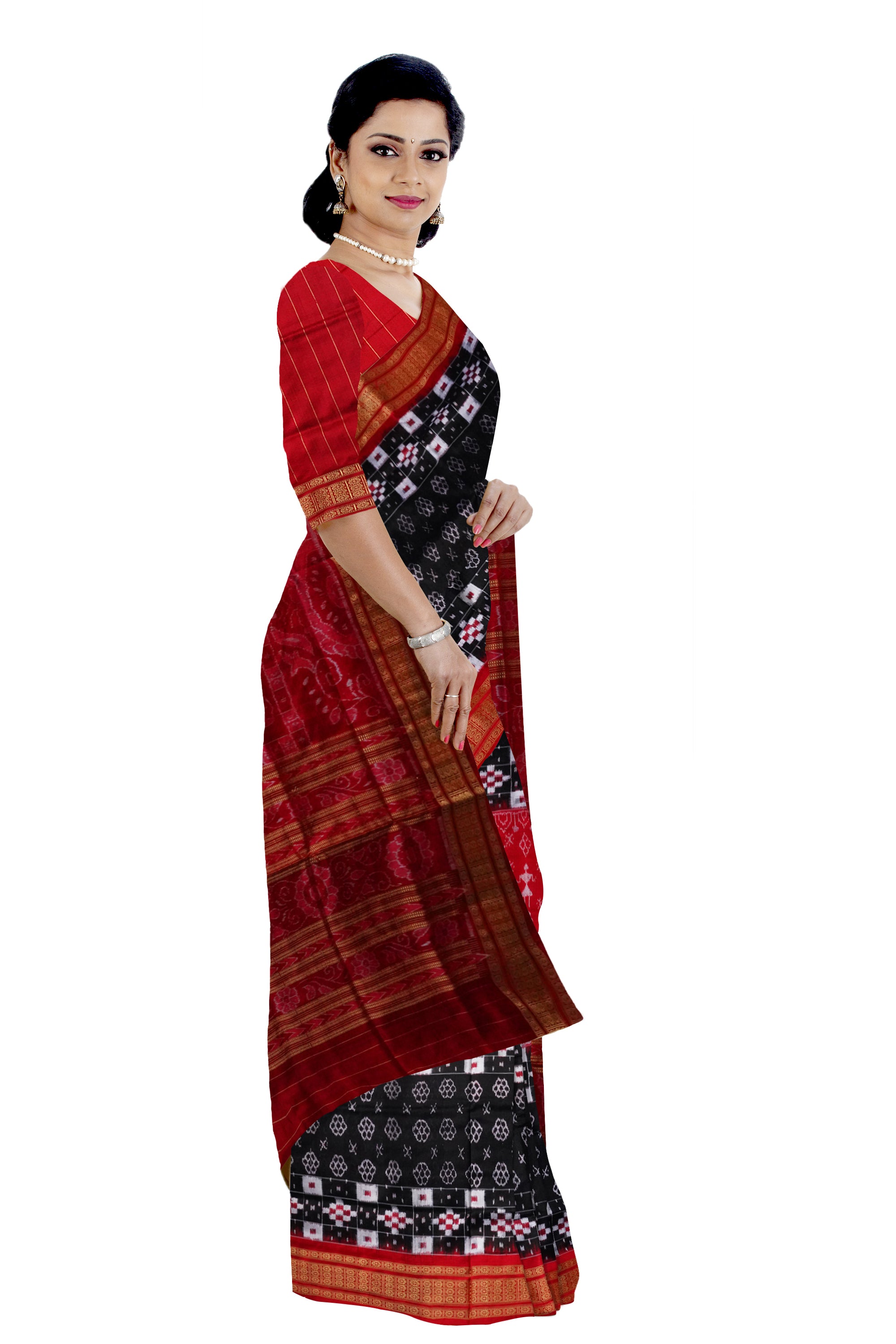 Terracotta with Pasapali pattern pure silk saree in Red and Black color. - Koshali Arts & Crafts Enterprise