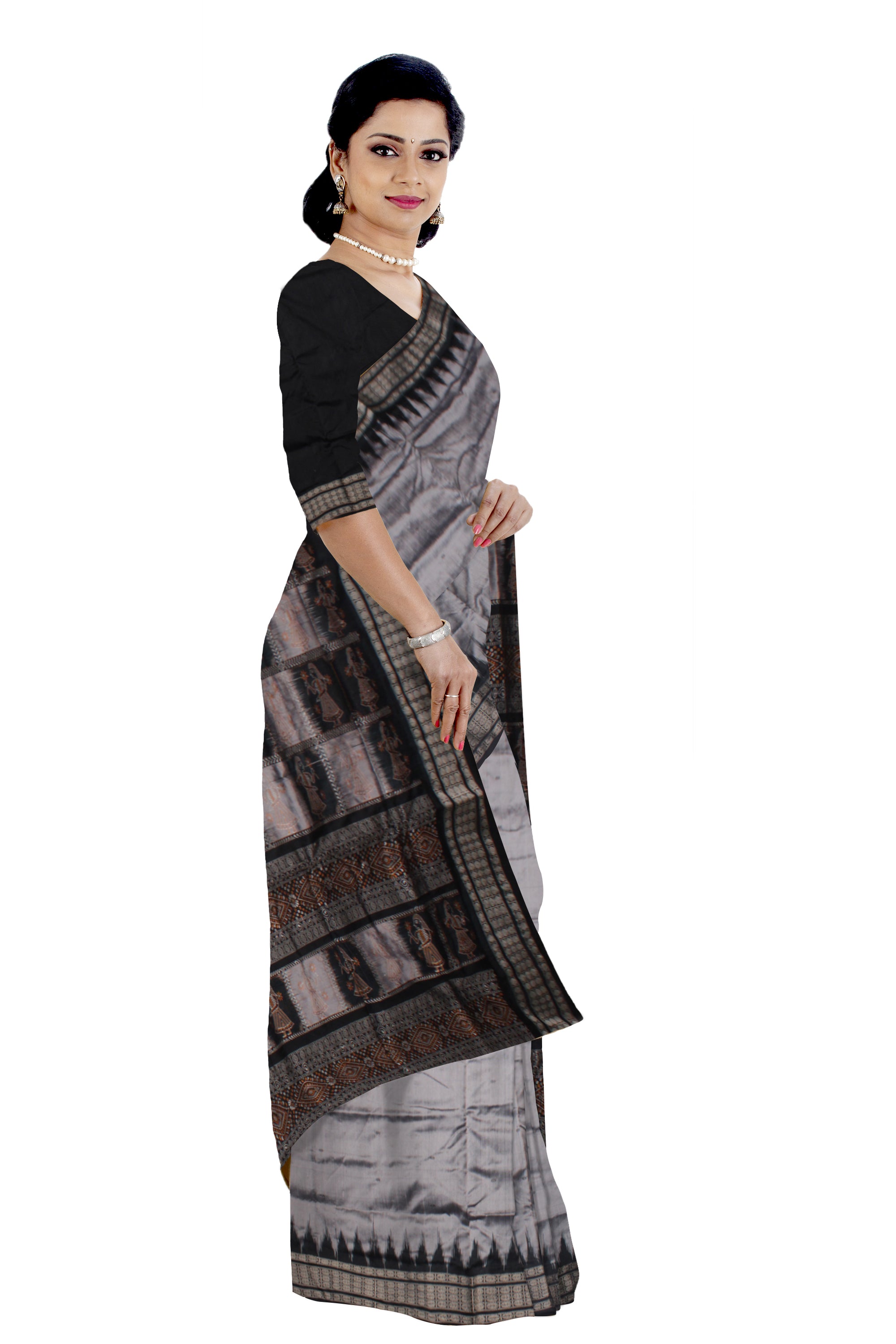 SILVER AND BLACK COLOR PALLU DOLL PRINT PATLI PATA SAREE, WITH MATCHING BLOUSE PIECE. - Koshali Arts & Crafts Enterprise