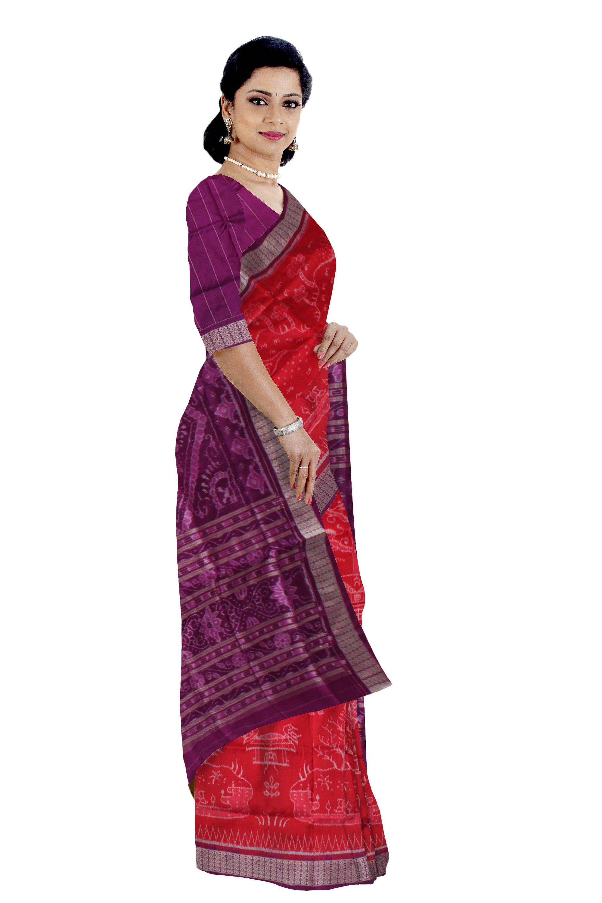 MOST BEAUTIFUL SUNSHINE VILLAGE PATTERN WORKING BODY PURE SILK SAREE IS RED AND PURPLE COLOR BASE.ATTACHED WITH MATCHING BLOUSE PIECE. - Koshali Arts & Crafts Enterprise