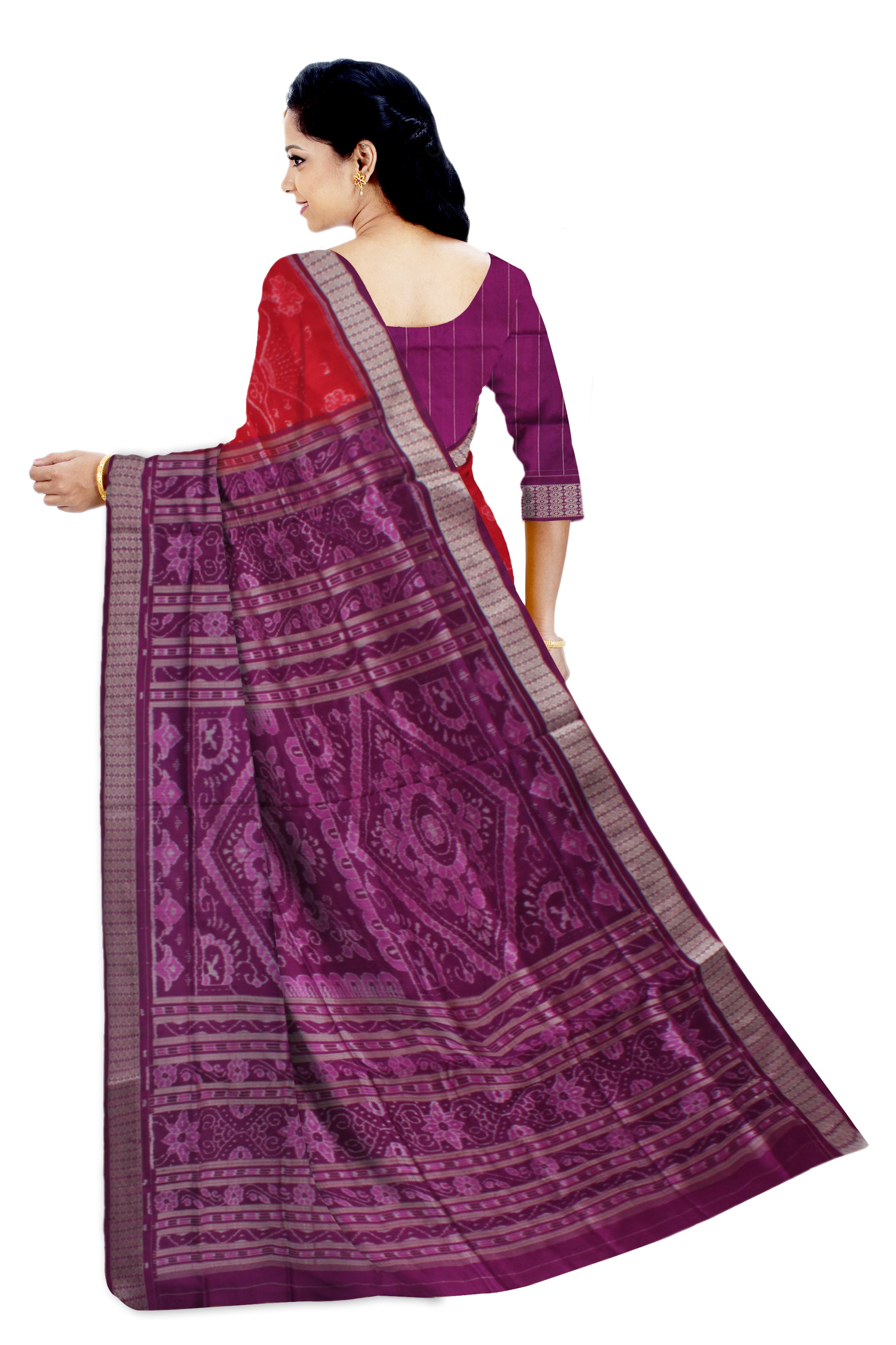 MOST BEAUTIFUL SUNSHINE VILLAGE PATTERN WORKING BODY PURE SILK SAREE IS RED AND PURPLE COLOR BASE.ATTACHED WITH MATCHING BLOUSE PIECE. - Koshali Arts & Crafts Enterprise