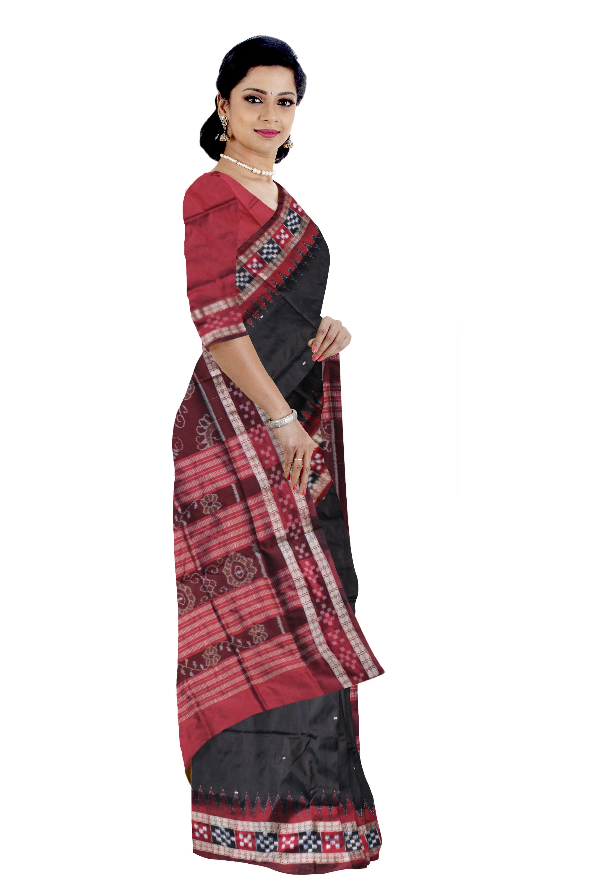 DHADI PASAPALI PATTERN PLAIN PATA  SAREE IS BLACK AND MAROON COLOR BASE,COMES WITH BLOUSE PIECE. - Koshali Arts & Crafts Enterprise