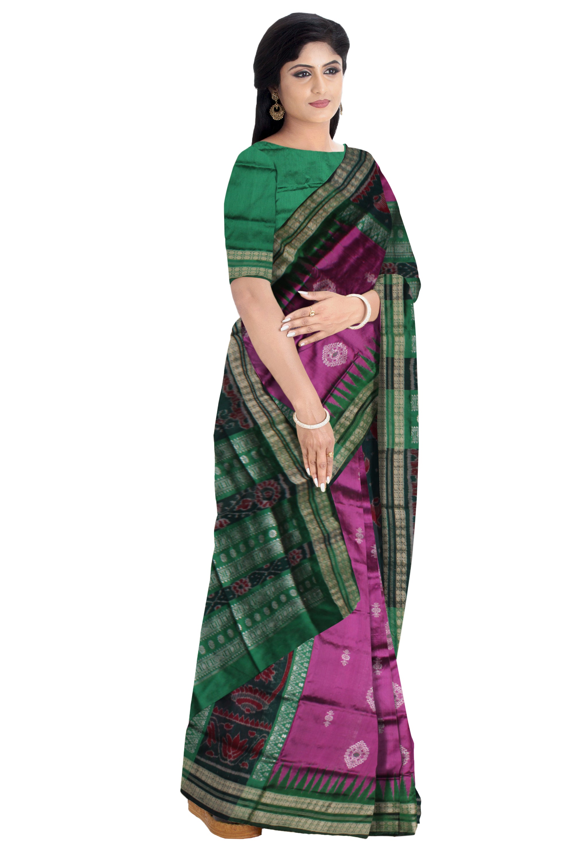 Shankha with Lotus pattern bomkei pata saree. - Koshali Arts & Crafts Enterprise